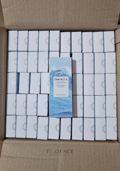 Солнцезащитный крем SKIN1004 Madagascar Centella Hyalu-Cica Water-Fit Sun Serum SPF50+ PA++++ 032 фото